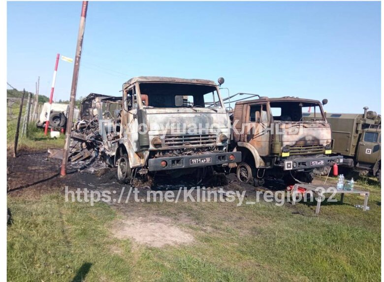Powerful explosions thundered in Russian Klintsy: Burning military unit 02