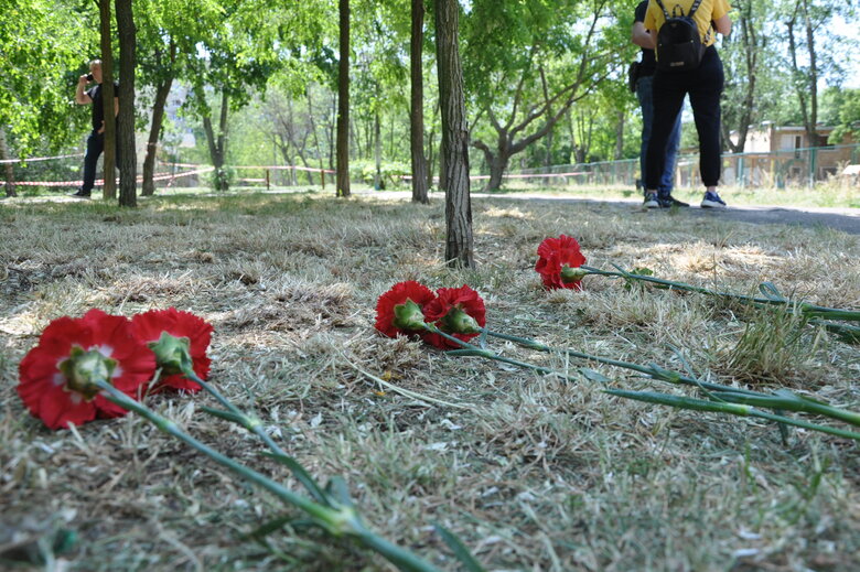 Consequences of shelling in Desnyansky district of Kyiv 36