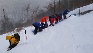 Спасатели продолжают поиск заблудившегося в районе горы Гемба туриста, - ГСЧС