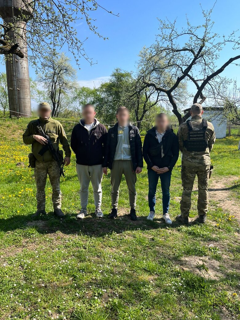 Одинадцять ухилянтів затримано на Закарпатті 07