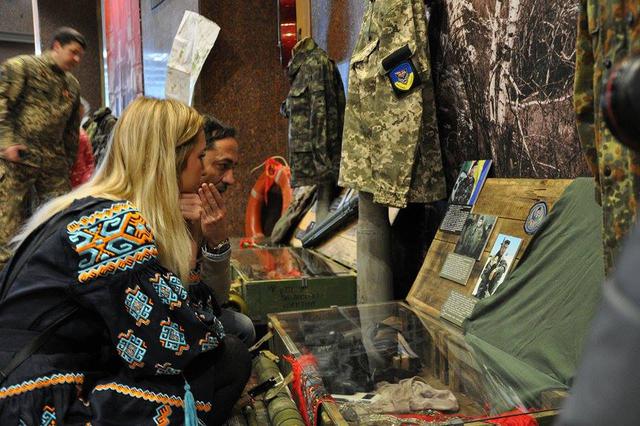 Виставка "Український Схід", присвячена АТО, відкрилася в Нацмузеї історії України у Другій світовій війні 48 Виставка "Український Схід", присвячена АТО, відкрилася в Нацмузеї історії України у Другій світовій війні 48