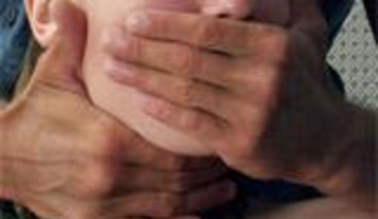 Чоловік, затриманий за зґвалтування дівчинки в Миколаєві, помер після прогулянки в СІЗО, - поліція