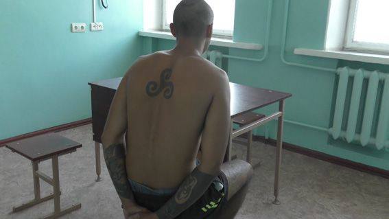 Полиция задержала трех военнослужащих, которые избили и ограбили прохожего в Николаеве 02