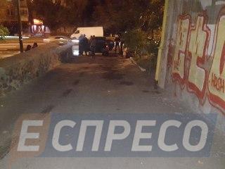На Печерську в Києві вночі двічі підпалювали автомобілі 11
