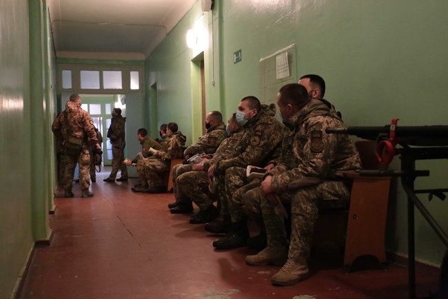 На Луганщине начали COVID-вакцинацию военнослужащих 03