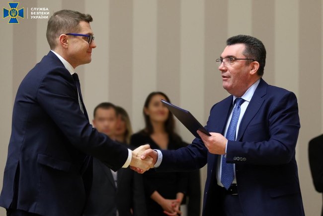 Баканов наградил сотрудников контрразведки государственными и ведомственными наградами 03 Баканов наградил сотрудников контрразведки государственными и ведомственными наградами 03