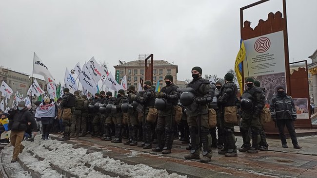 ФОПы попытались установить палатки на Майдане Незалежности: между митингующими и правоохранителями произошли стычки 80