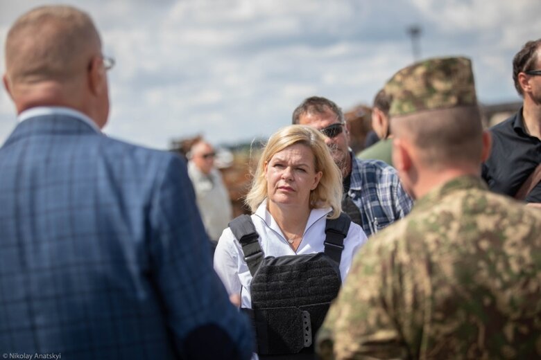 Німеччина посилить допомогу Україні у розмінуванні та розслідуванні воєнних злочинів, - Монастирський 02