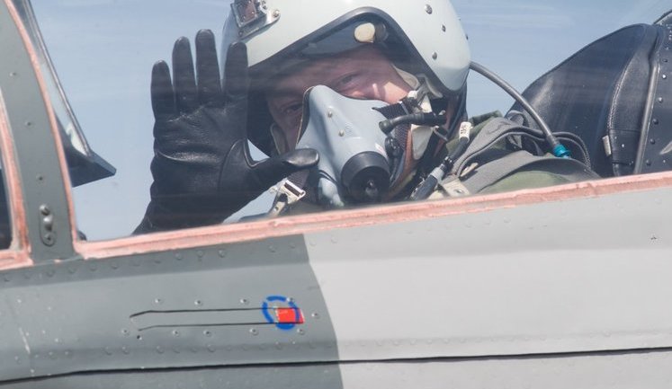 В День ВВС Порошенко совершил полет на истребителе МиГ-29. ФОТОрепортаж (обновлено)