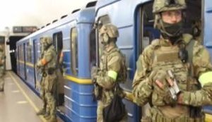 Антитеррористические учения СБУ в столичном метро: "Альфа" успешно нейтрализировала "террористов", захвативших заложников в вагоне. ВИДЕО+ФОТОрепортаж