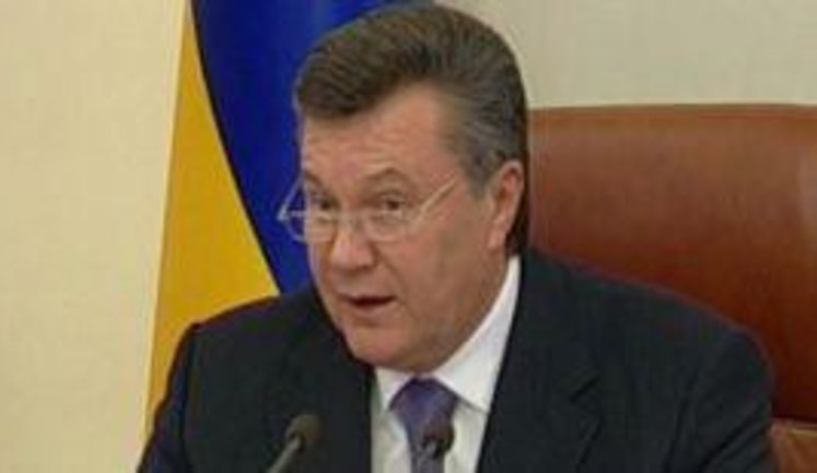 Янукович: Люди скупают оружие, чтобы нападать на власть. Совсем страх и совесть потеряли. + ВИДЕО.