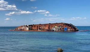 Очередная попытка поднять затонувший в Одессе танкер Delfi завершилась неудачей