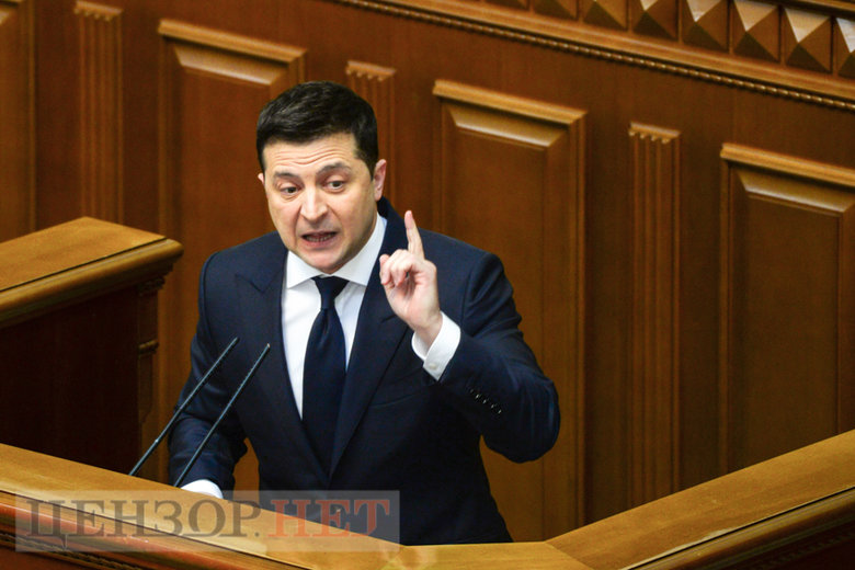Послання Зеленського, пильний погляд та сміх Разумкова, плакати ЄС і невтішне пророцтво Бурміча: робота Ради 1 грудня 20