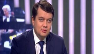 Разумков о скандальной переписке "слуги народа" Колесник в Раде о том, что "нужно сваливать из этой страны": Я точно не собираюсь. ВИДЕО