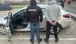 За вивезення ухилянтів до Молдови організатор схеми отримав понад 42 тисячі доларів, - прокуратура. ФОТО