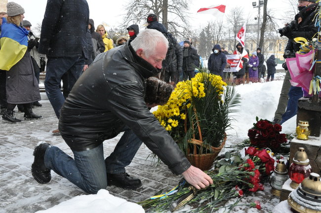 Kyiv marks anniversary of deadly shootings during EuroMaidan protests 14