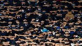 Ультрас "Динамо" во время матча начали бессрочную акцию протеста, требуя освободить заключенных. ФОТОрепортаж