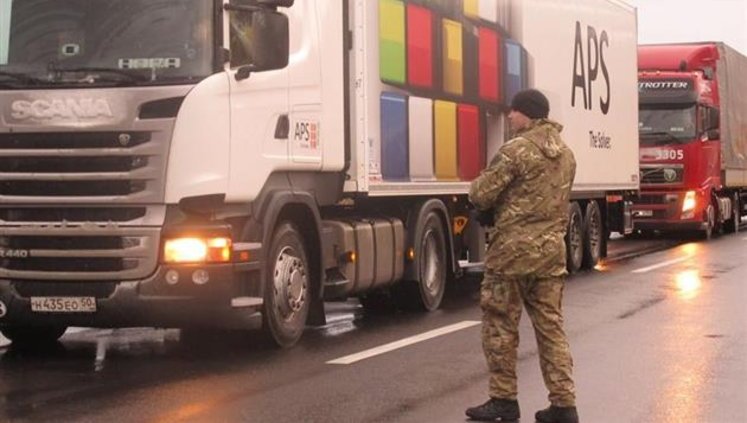 Zakarpattia region activists block Russian trucks heading for Europe. PHOTOS