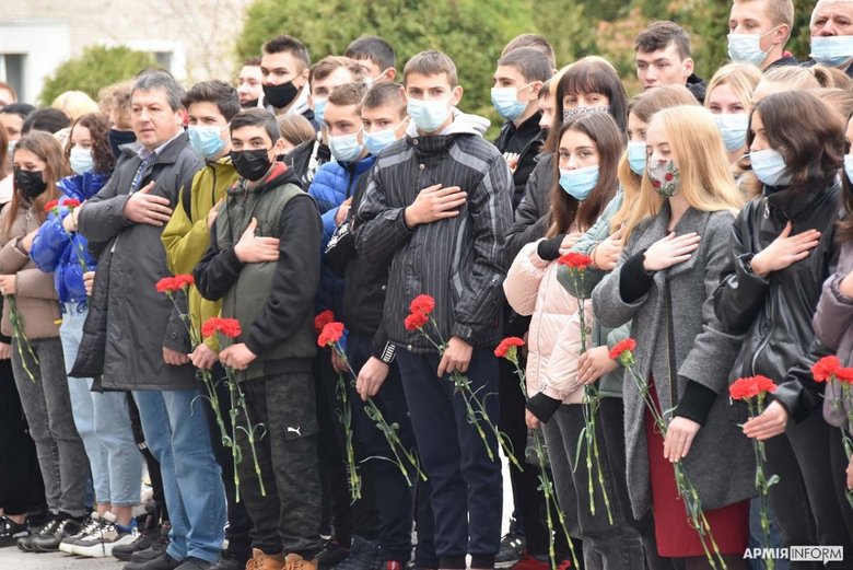 Меморіальні дошки загиблим воїнам Володимиру Ковалю й Іллі Павлову відкрили у Хмельницькому 05