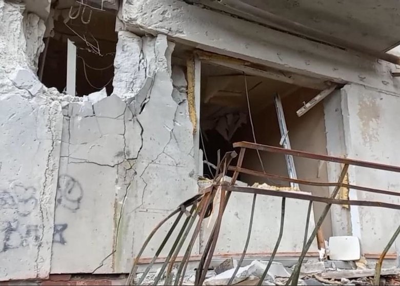 Вследствие вражеских обстрелов произошли обвалы в многоэтажках в Северодонецке, заблокированы люди, - Гайдай 04