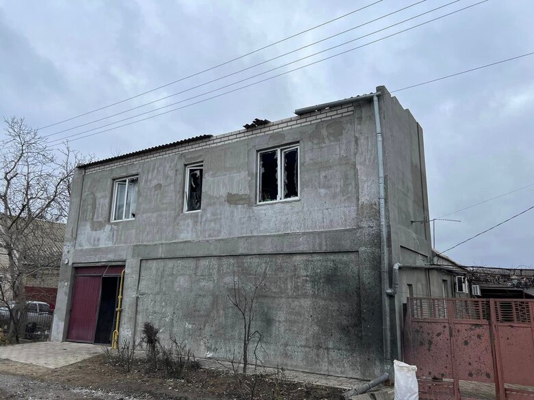 Утром россияне массированным огнем обстреляли Чернобаевку, есть раненый, - ОВА 04