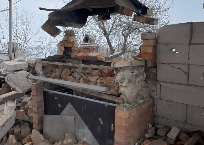 Обстріли Дніпропетровщини: пошкоджені лікарня, підприємства і житло