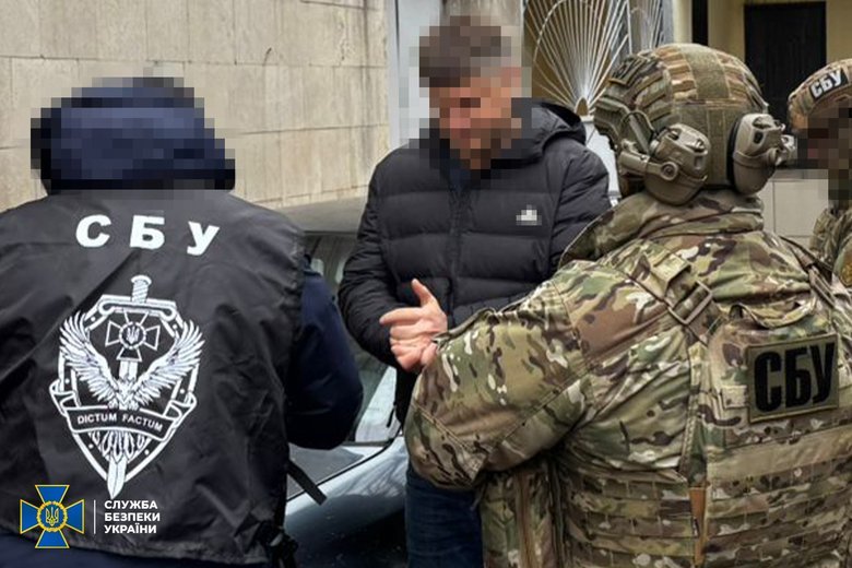 Викрито організаторів схем для ухилянтів