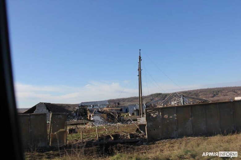 Визволена Макіївка на Луганщині розбита і завалена трупами рашистів 07