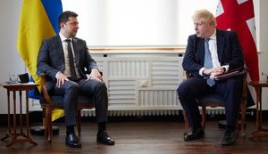Джонсон пообіцяв Зеленському розглянути питання щодо нарощування військової допомоги Україні
