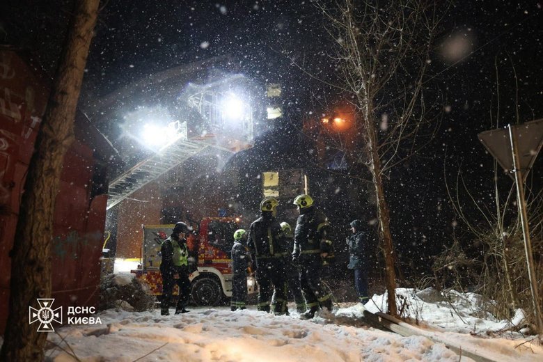 Attack on Kyiv at night: fires in the districts, one casualty