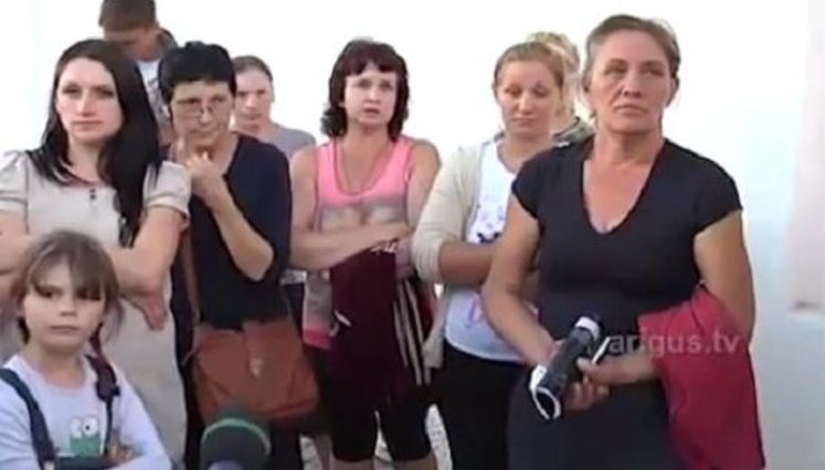 Украинские беженцы в Бурятии остались без одежды и документов: переселенцы вынуждены есть испорченные продукты. ВИДЕО