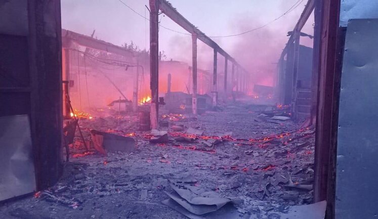 Доба на Донеччині: ворог атакував 12 населених пунктів, вбив п’ятьох цивільних. ФОТОрепортаж