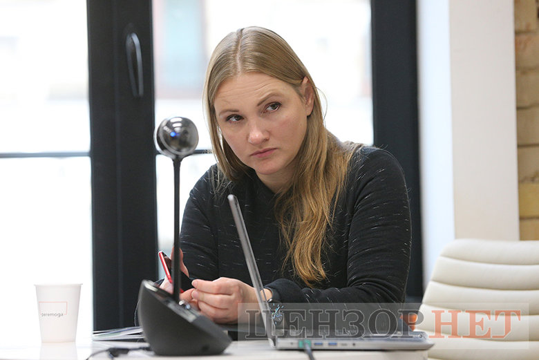 Вирок раднику Путіна, який фактично відповідав за окупацію Криму, досі не набрав законної сили. Ця історія доводить, що суди не вважають такі справи пріоритетними, - правозахисниця Ольга Решетилова 02 Вирок раднику Путіна, який фактично відповідав за окупацію Криму, досі не набрав законної сили. Ця історія доводить, що суди не вважають такі справи пріоритетними, - правозахисниця Ольга Решетилова 02