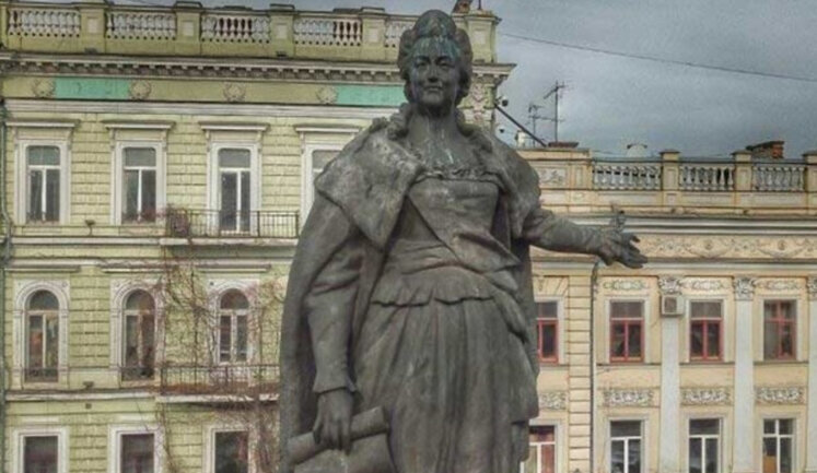 Ministry of Culture advises to exhibit Russian and Soviet monuments in museums, giving them a debunking information