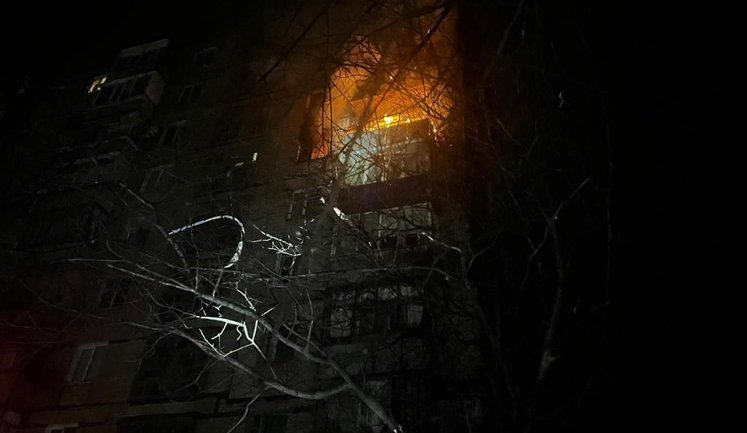 Атака РФ на девятиэтажку в Кривом Роге: пожар потушили, пострадавших нет. ФОТО