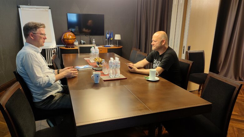 Посол Естонії Каймо Кууск: Ми були надзвичайно щасливі, коли ви збили ракету Кинджал над Києвом. Це був прямо рок-н-рольний момент! 02 Посол Естонії Каймо Кууск: Ми були надзвичайно щасливі, коли ви збили ракету Кинджал над Києвом. Це був прямо рок-н-рольний момент! 02