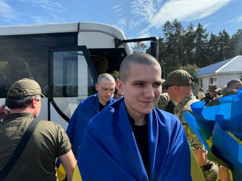 Із російського полону визволено 49 громадян України