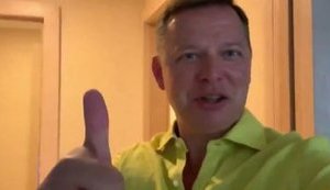 "Отличная новость!" - Ляшко рассказал, что ему показал Кличко в ответ на предложение объединиться. ВИДЕО