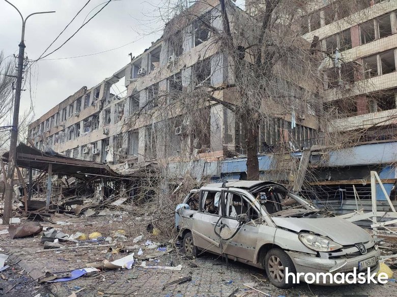 Наслідки обстрілу Маріуполя російськими військами 02