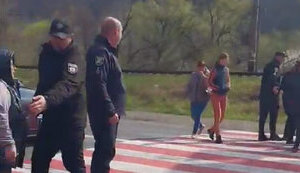 Women block Kyiv - Chop highway in Zakarpattia because of "mobilization in region and against TCR" - media. VIDEO