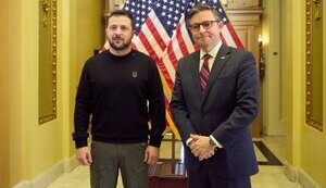 Зеленський привітав Джонсона з переобранням