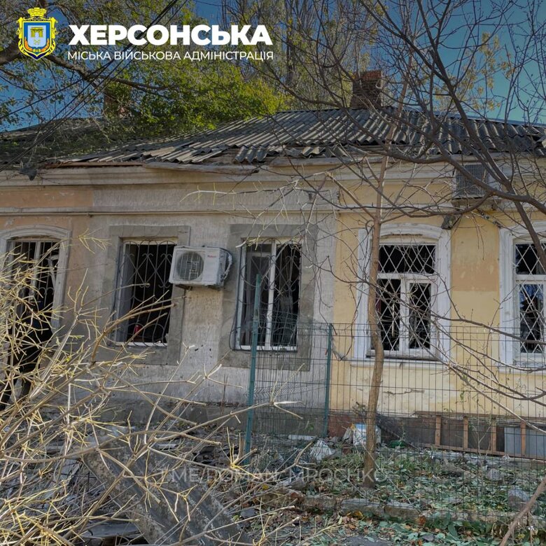 Наслідки ранкового обстрілу Херсону 05 Наслідки ранкового обстрілу Херсону 05