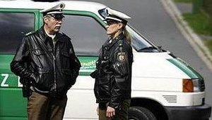 Во Франкфурте немецкая полиция снова задержала украинского чиновника. ВИДЕО.