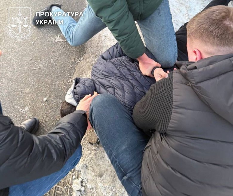 Чоловік продавав неіснуючі генератори: які збитки?