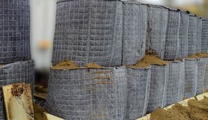 "Укрнафта" замовила пісок для захисних габіонів за ціною вдвічі вищою від ринкової