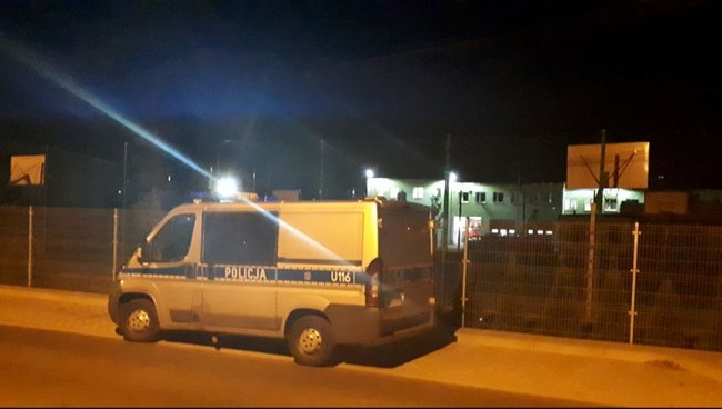 На українську пару в Польщі напала група чоловіків з мачете 02