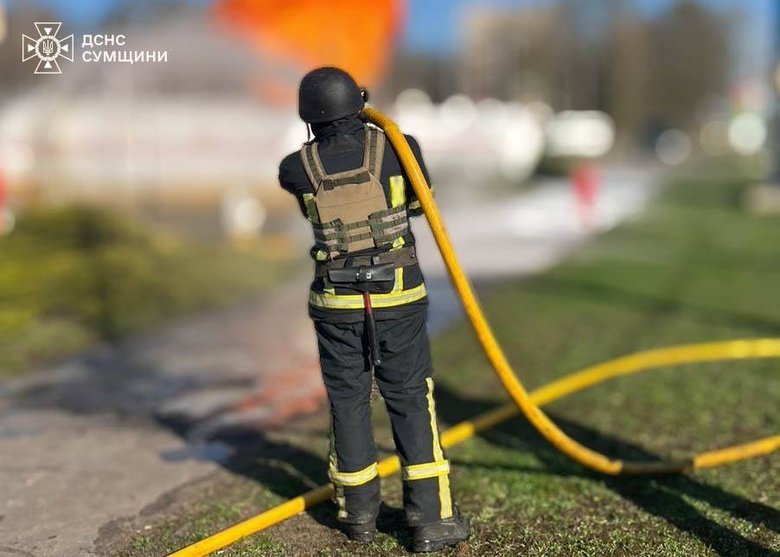 РФ вдарила по АЗС на Сумщині: загинула людина