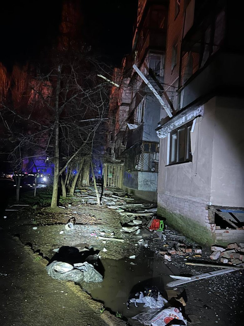 Одеса знову зазнала інтенсивної атаки ворожих безпілотників, постраждало 6 людей.