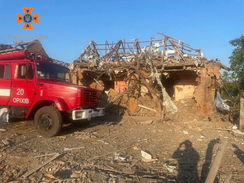 Ворог обстріляв Оріхів, здійнялася пожежа 01