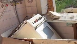 Russian soldiers are looting ruined house in occupied Bakhmut: "D#mn! That house was f#cking awesome!". VIDEO